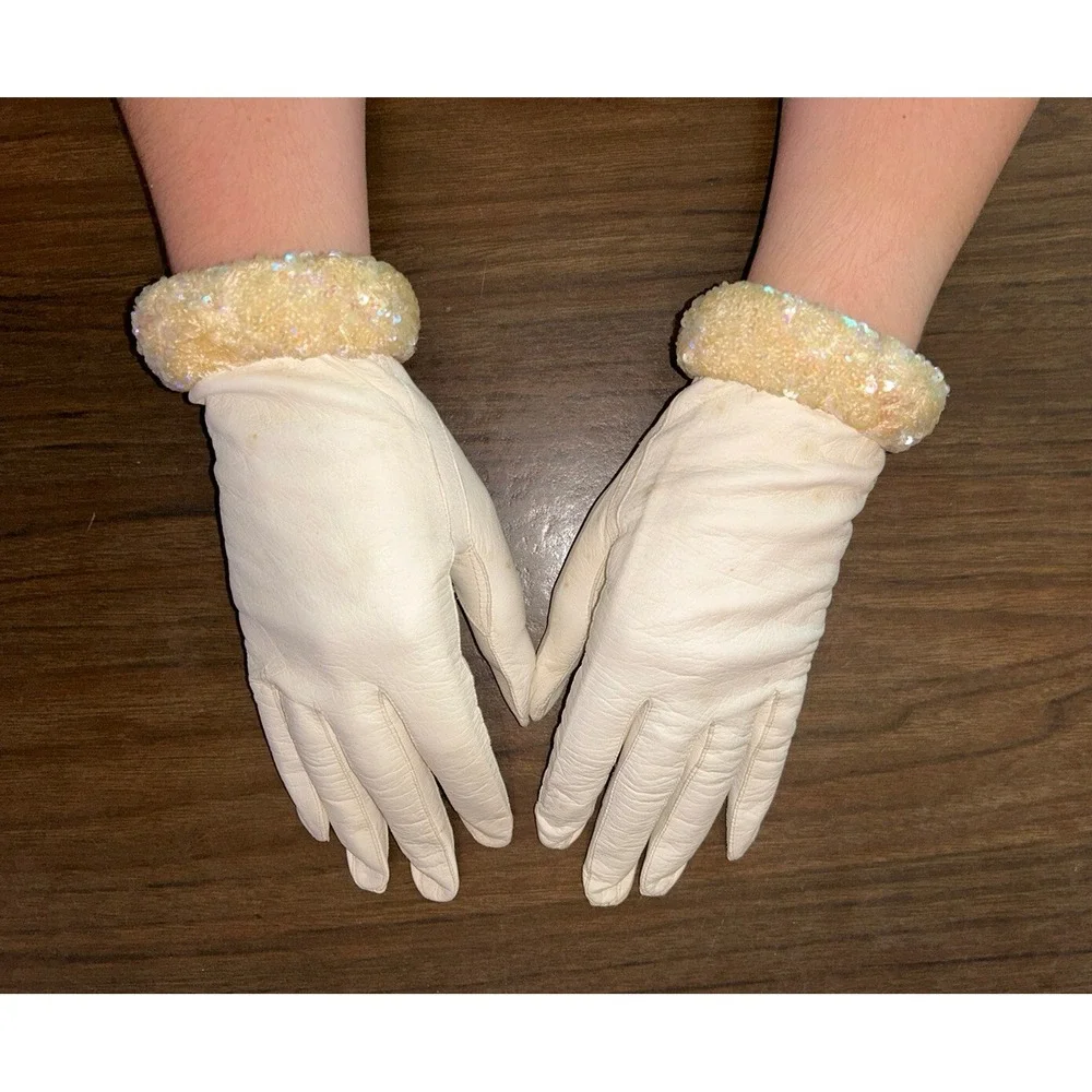 Beautiful Vintage Beige Leather Gloves With Sequins Wrist Size 6 1/2